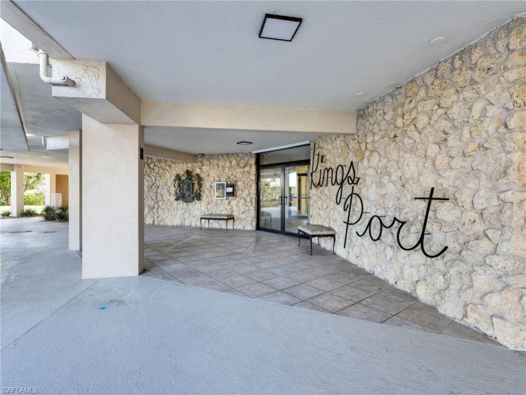2150 Gulf Shore Blvd N, Unit 407, Naples, FL 34102 Photo