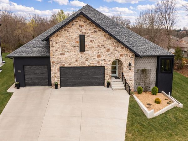 200-202 N Blarney Court , Nixa, MO 65714