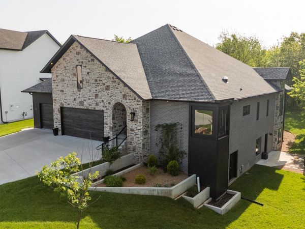 200 N Blarney Court, Nixa, MO 65714