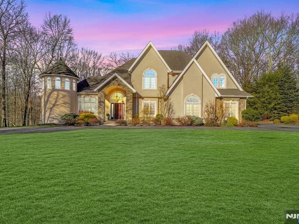 5 High Mountain Drive, Montville Township, NJ 07045