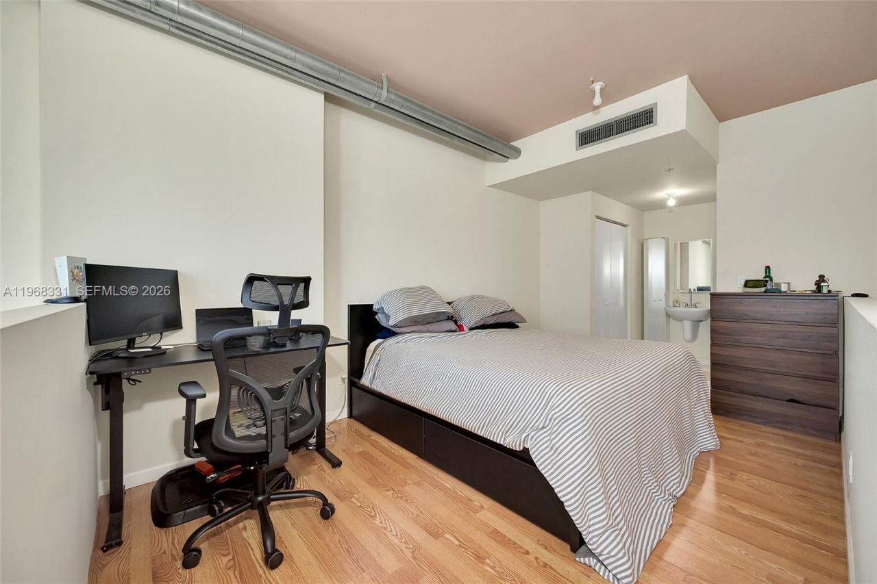 690 SW 1st Ct , Unit 1504, Miami, FL 33130 Photo