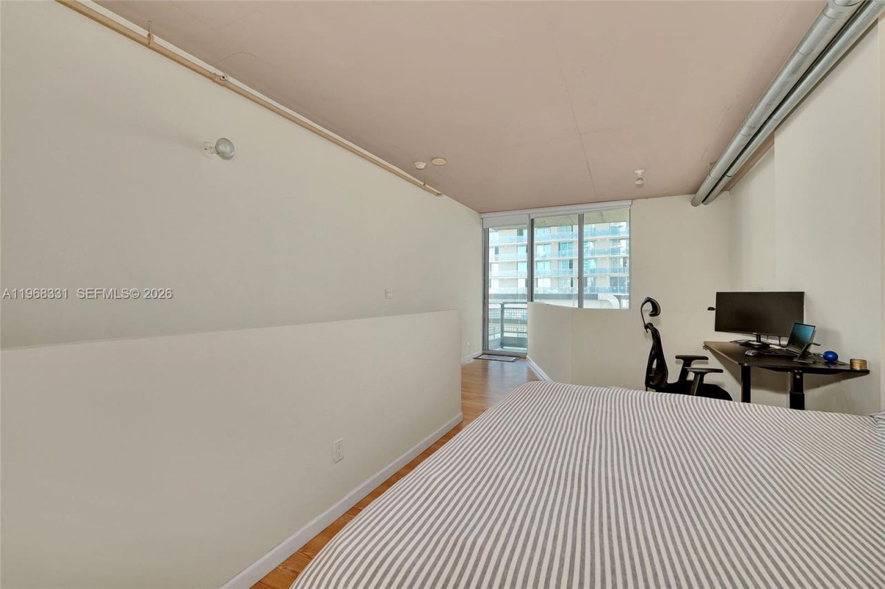 690 SW 1st Ct , Unit 1504, Miami, FL 33130 Photo