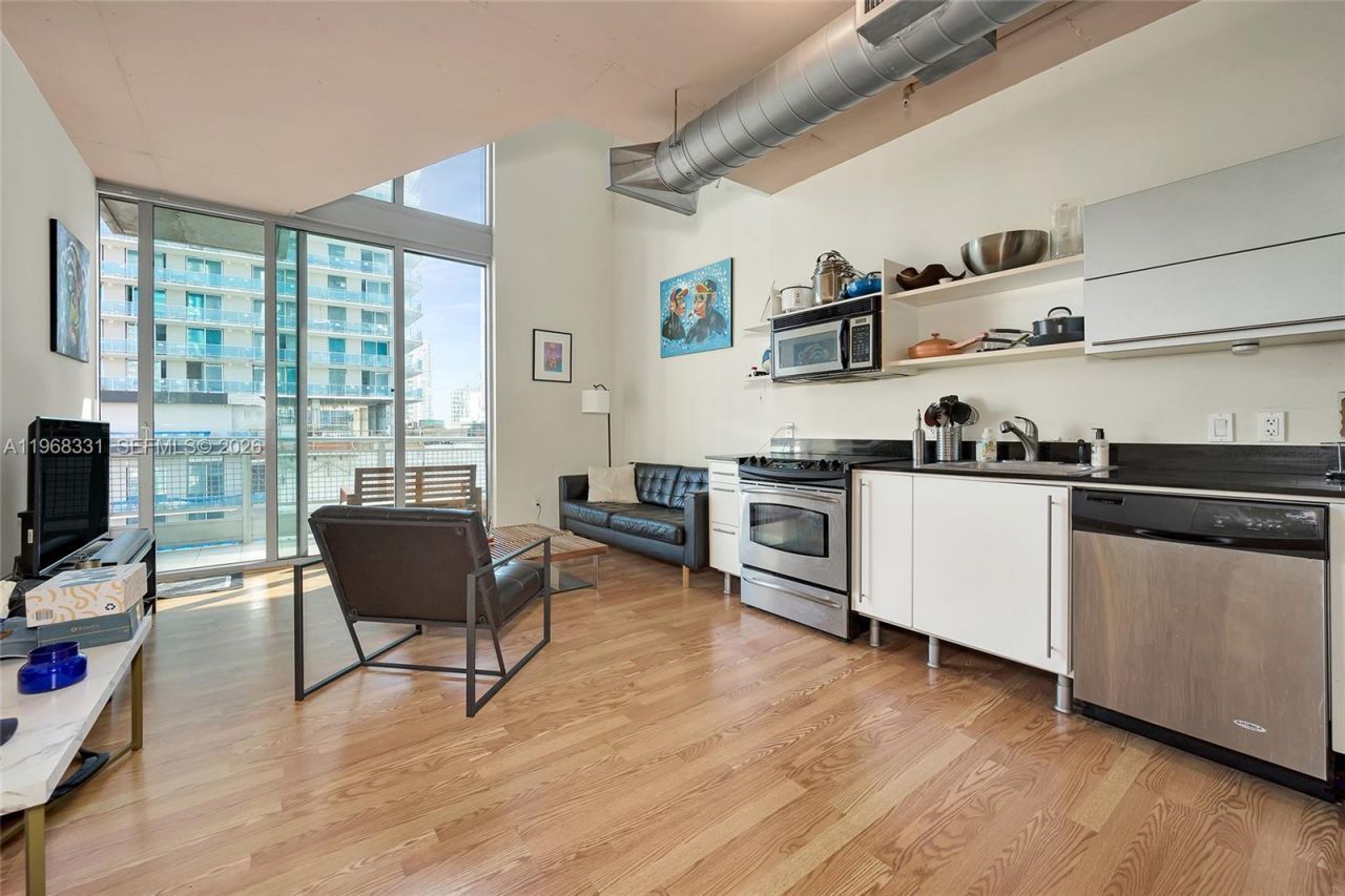 690 SW 1st Ct, Unit 1504, Miami, FL 33130 Photo