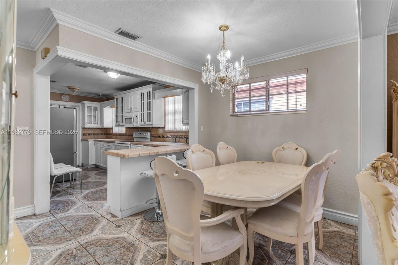 380 E 56th St, Hialeah, FL 33013 Photo