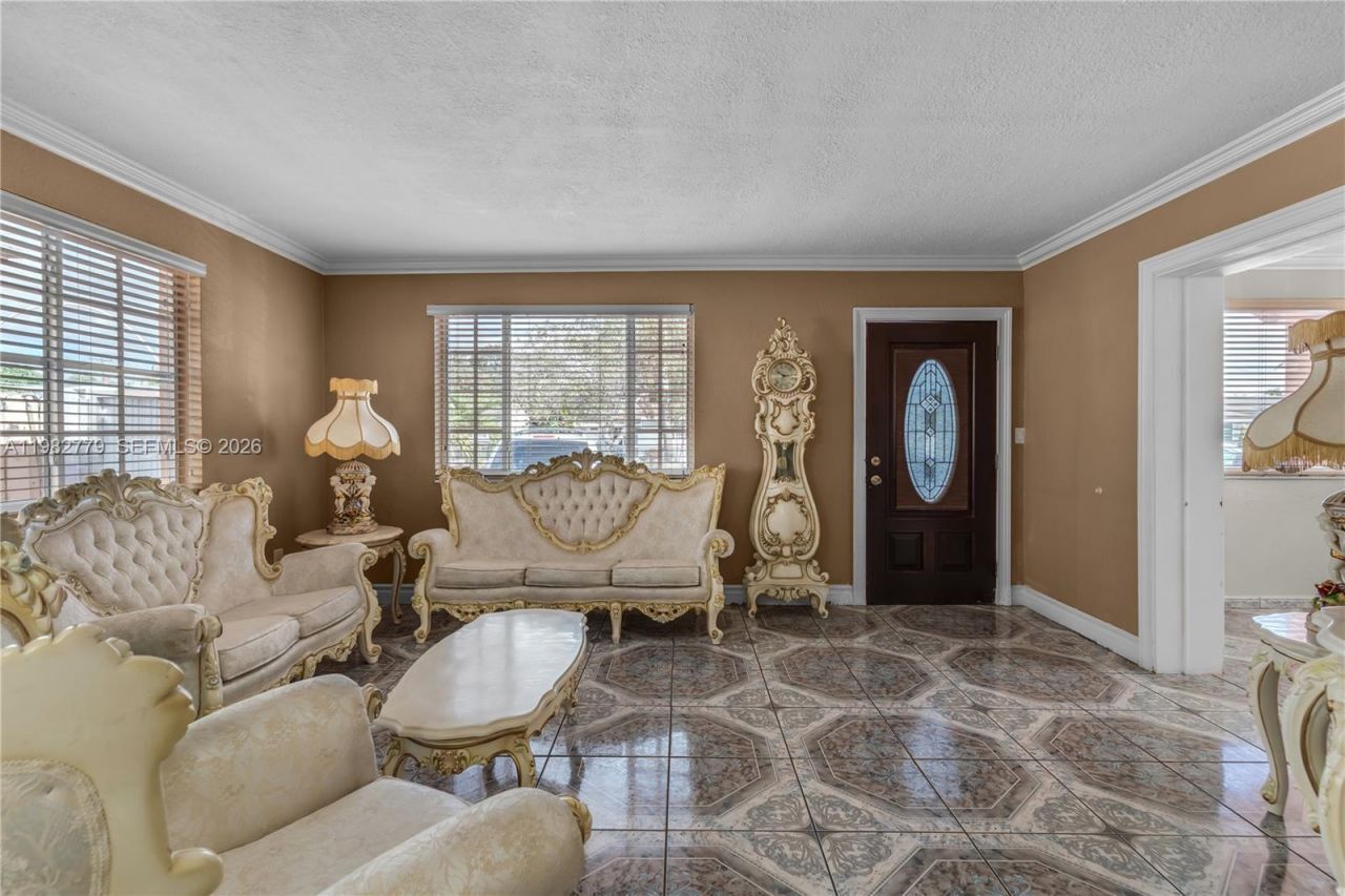 380 E 56th St, Hialeah, FL 33013 Photo