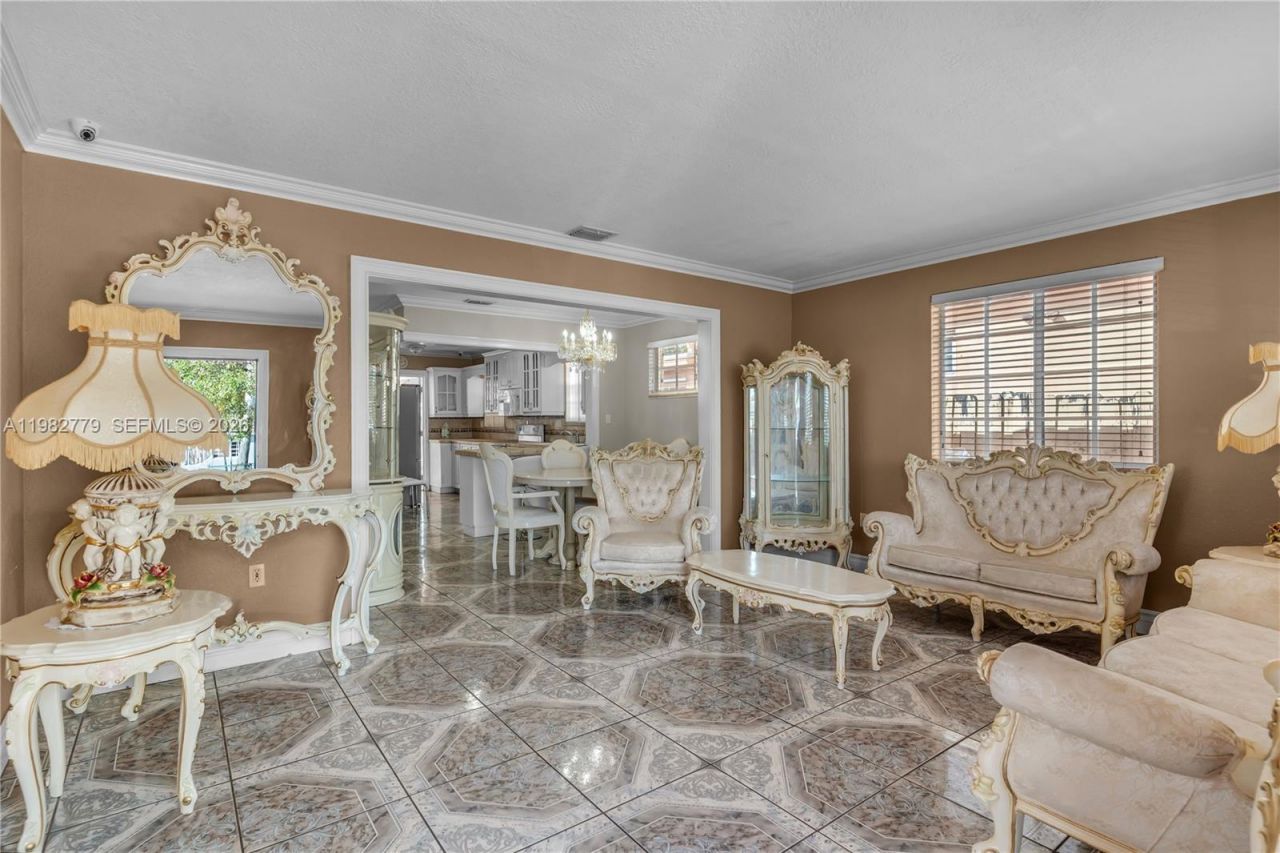 380 E 56th St, Hialeah, FL 33013 Photo