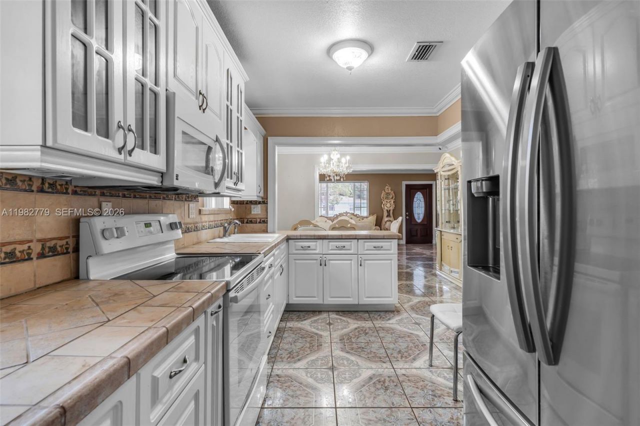 380 E 56th St, Hialeah, FL 33013 Photo