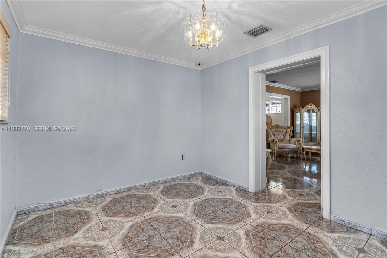 380 E 56th St, Hialeah, FL 33013 Photo