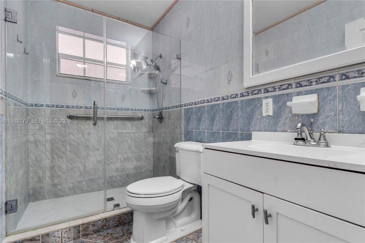 380 E 56th St, Hialeah, FL 33013 Photo