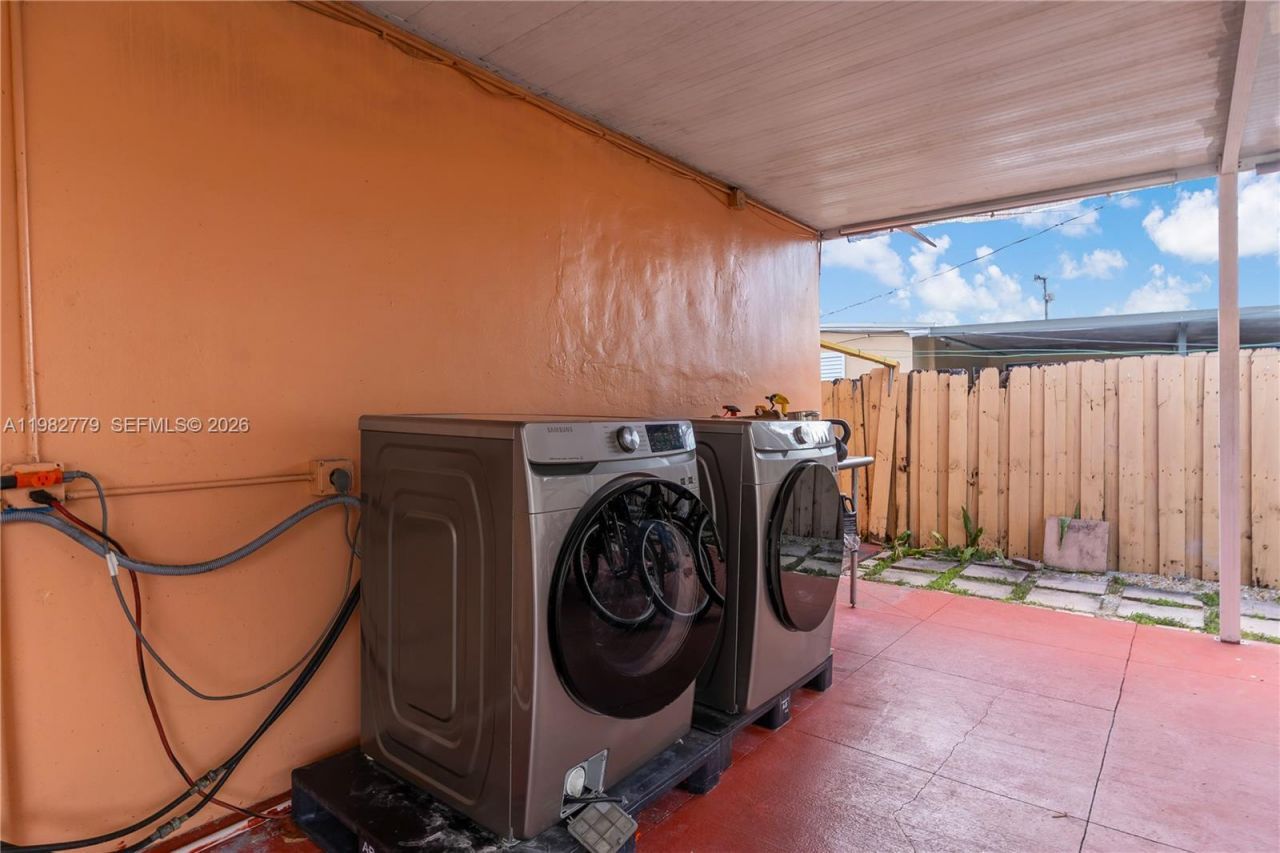 380 E 56th St, Hialeah, FL 33013 Photo