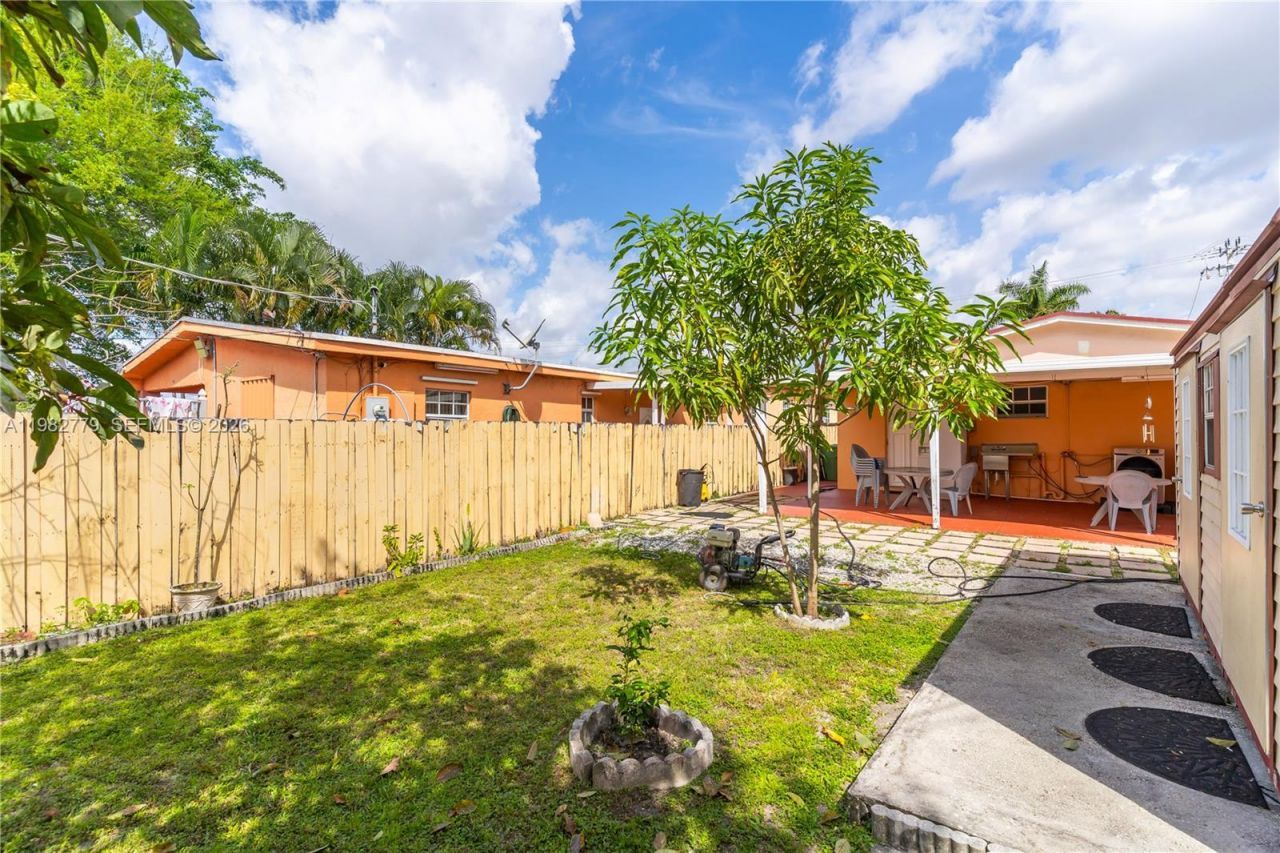 380 E 56th St, Hialeah, FL 33013 Photo