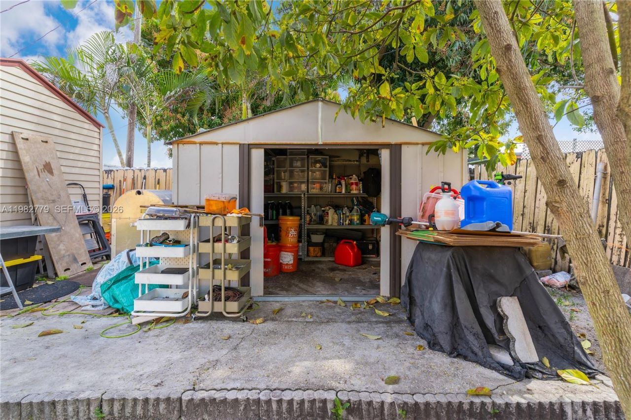 380 E 56th St, Hialeah, FL 33013 Photo