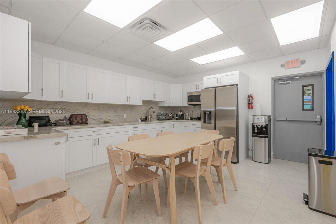 1992 E 4th Ave, Hialeah, FL 33010 Photo