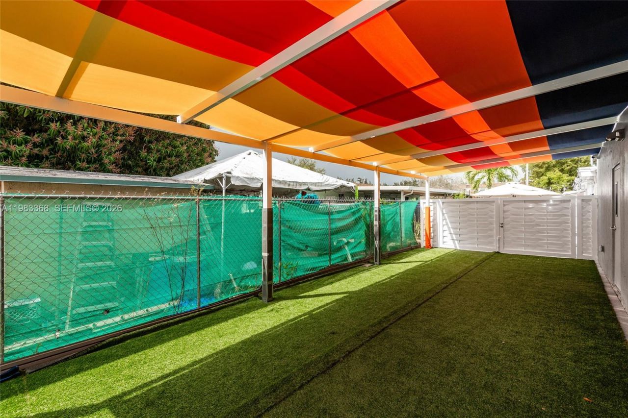 1992 E 4th Ave, Hialeah, FL 33010 Photo