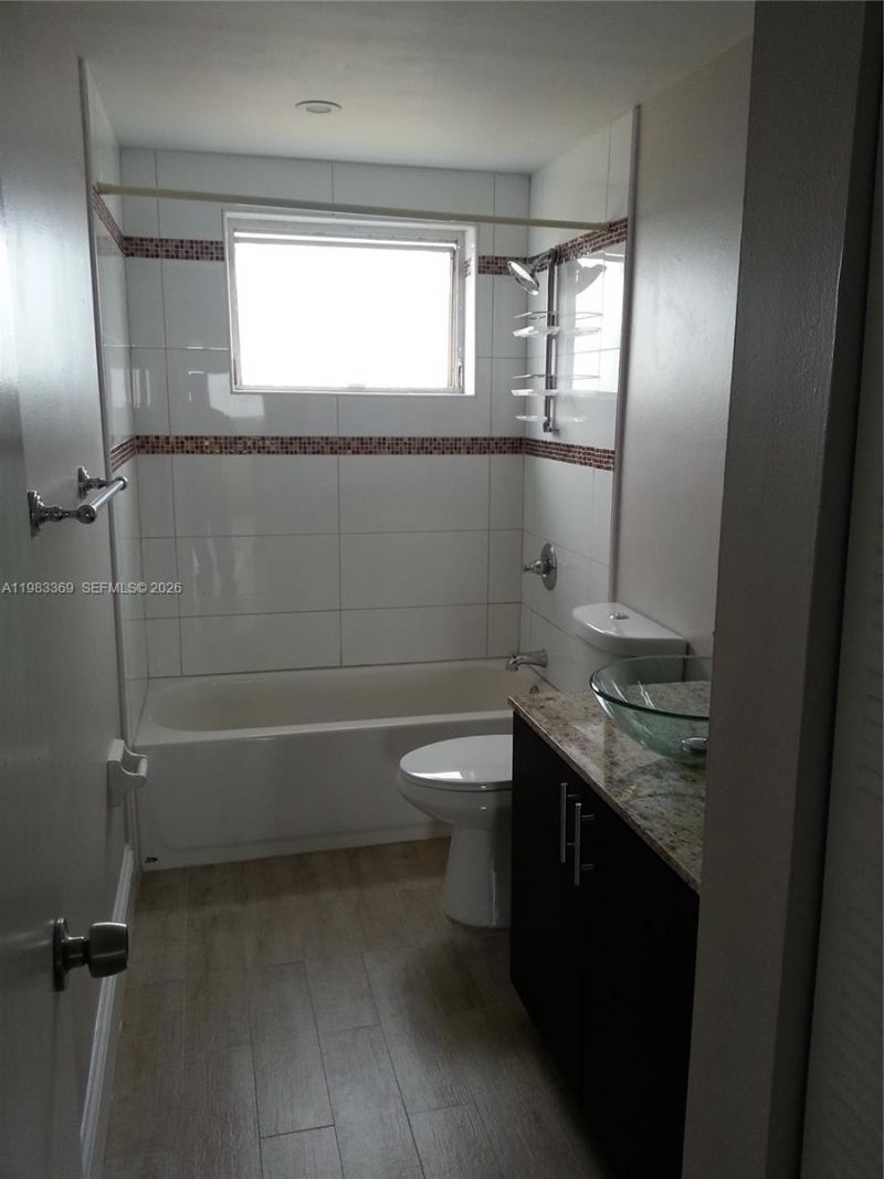 9351 Fontainebleau Blvd , Unit B415, Miami, FL 33172 Photo