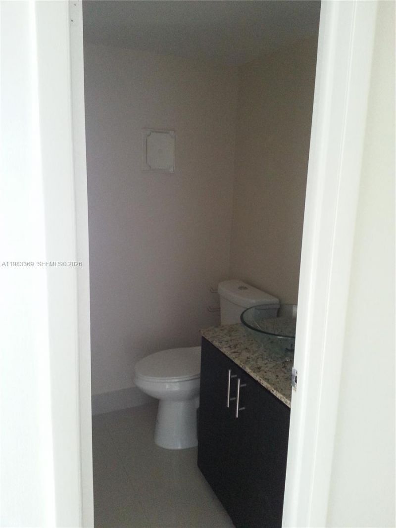 9351 Fontainebleau Blvd , Unit B415, Miami, FL 33172 Photo
