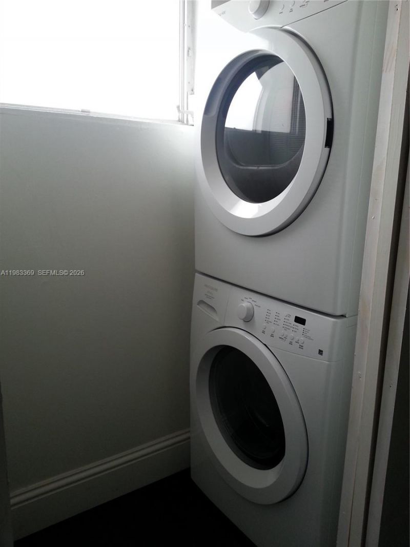 9351 Fontainebleau Blvd , Unit B415, Miami, FL 33172 Photo