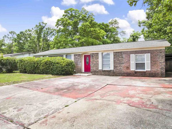 913 Bartow Ave, Pensacola, FL 32507