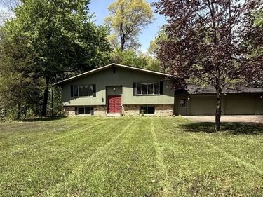 9211 168th Avenue NE, Columbus, MN 55025