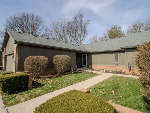 1 Abbey Road , Perrysburg, OH 43551