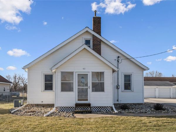 43 Vinton Street, Palo, IA 52324