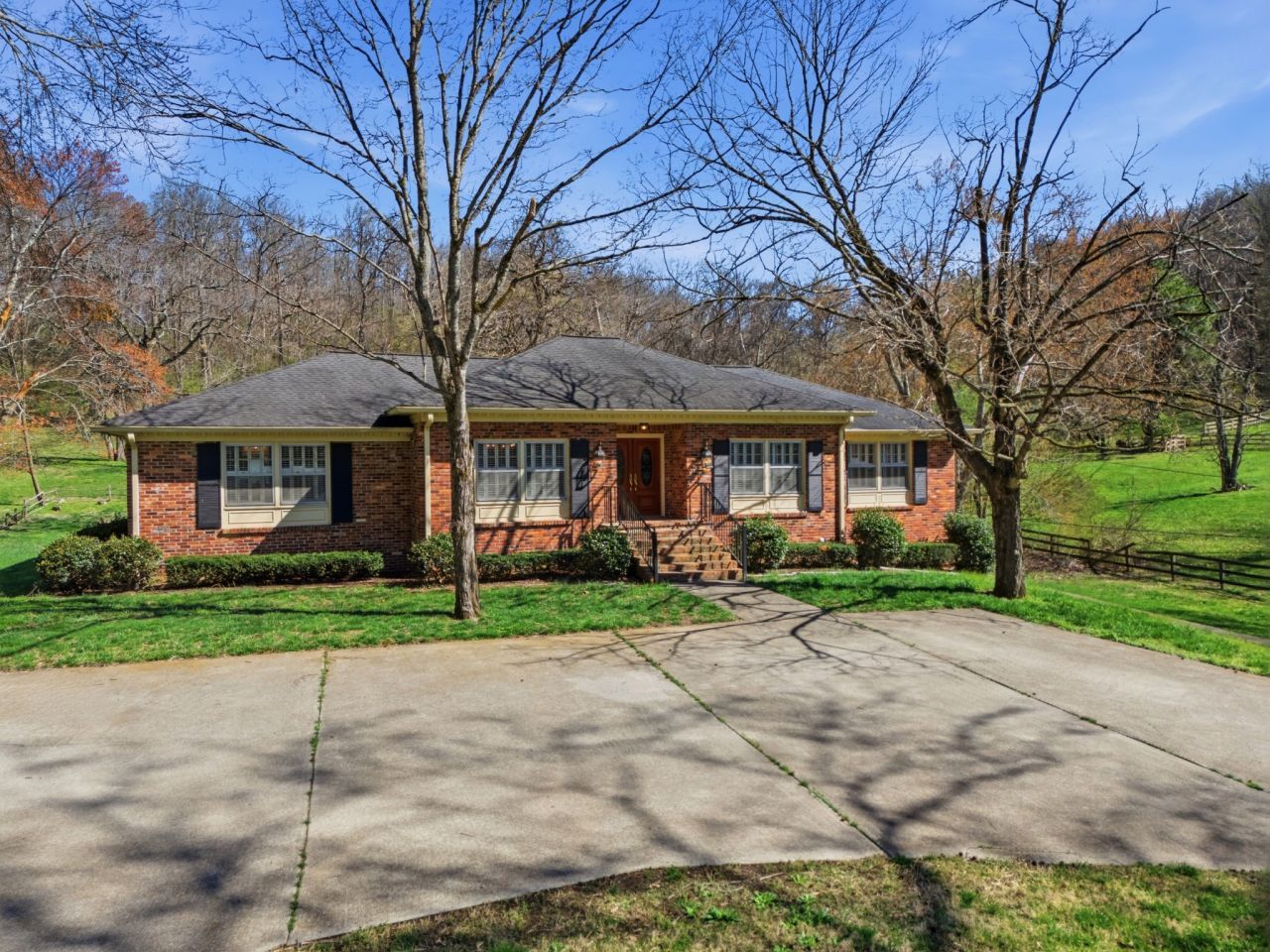 606 Natchez Bend Road, Nashville, TN 37221 Main Photo