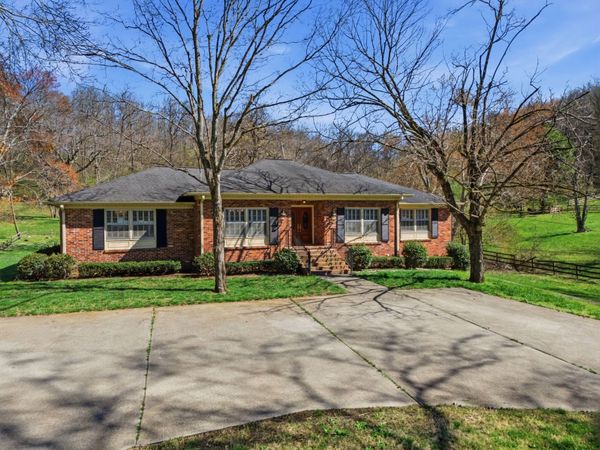 606 Natchez Bend Road, Nashville, TN 37221