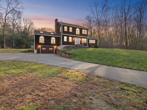 17 Descheneaux Lane, Tyngsborough, MA 01879