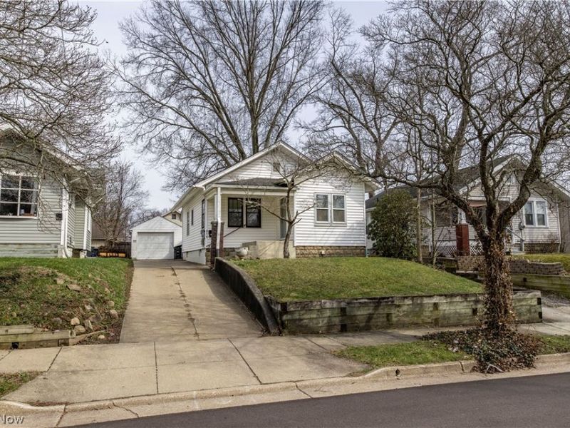 475 Sullivan Avenue, Akron, OH 44305 Photo 3