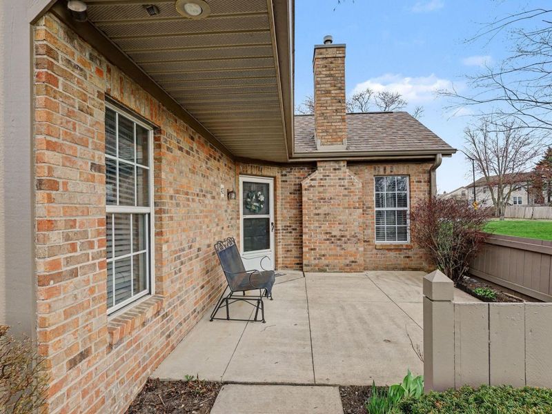 403 Windemere Circle, Westerville, OH 43082 Photo 3