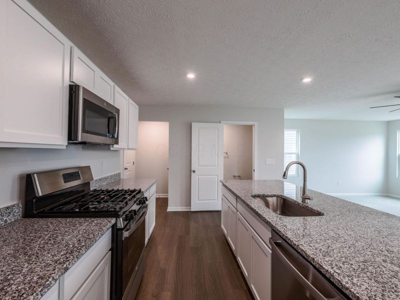 8657 Greengate Boulevard, Canal Winchester, OH 43110 Photo 27