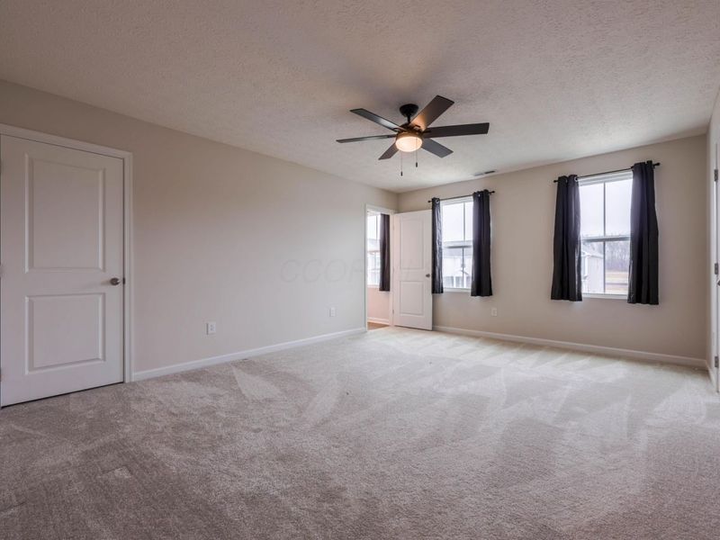 8657 Greengate Boulevard, Canal Winchester, OH 43110 Photo 7