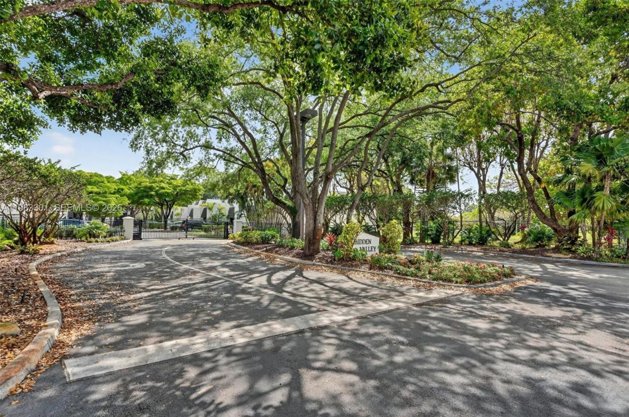 6190 SW 90th Ct , Unit 1K, Miami, FL 33173 Photo