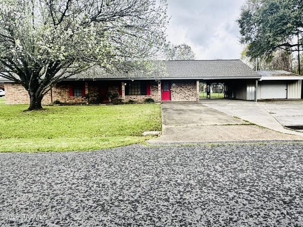 325 Avenue Of The Acadians , Opelousas, LA 70570