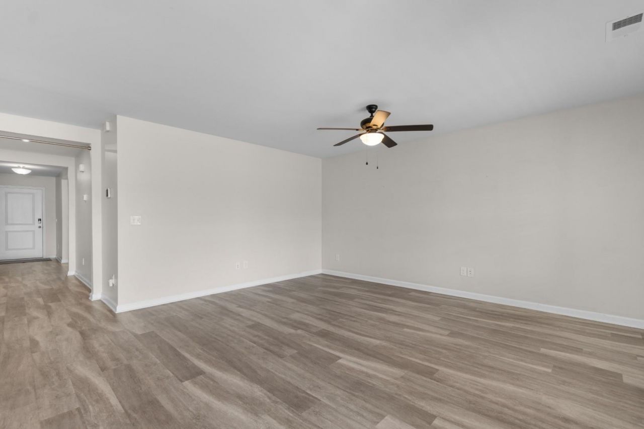 1100 Donald St. Photo 12