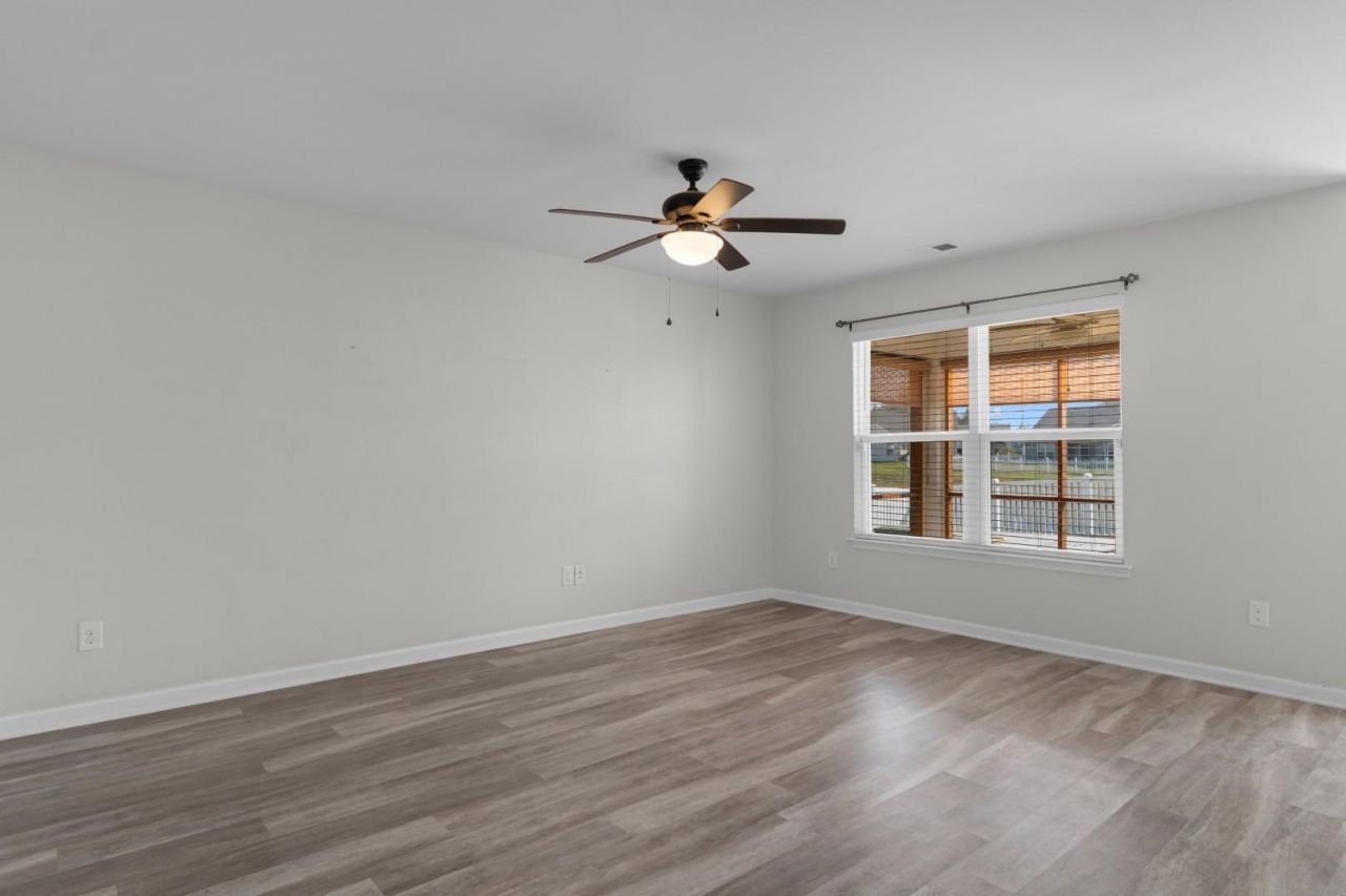 1100 Donald St. Photo 13