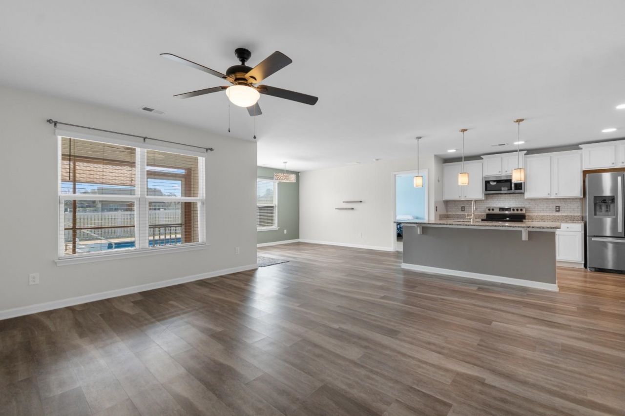 1100 Donald St. Photo 14