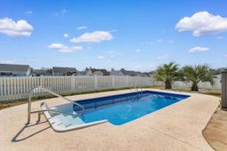 1100 Donald St. photo 4