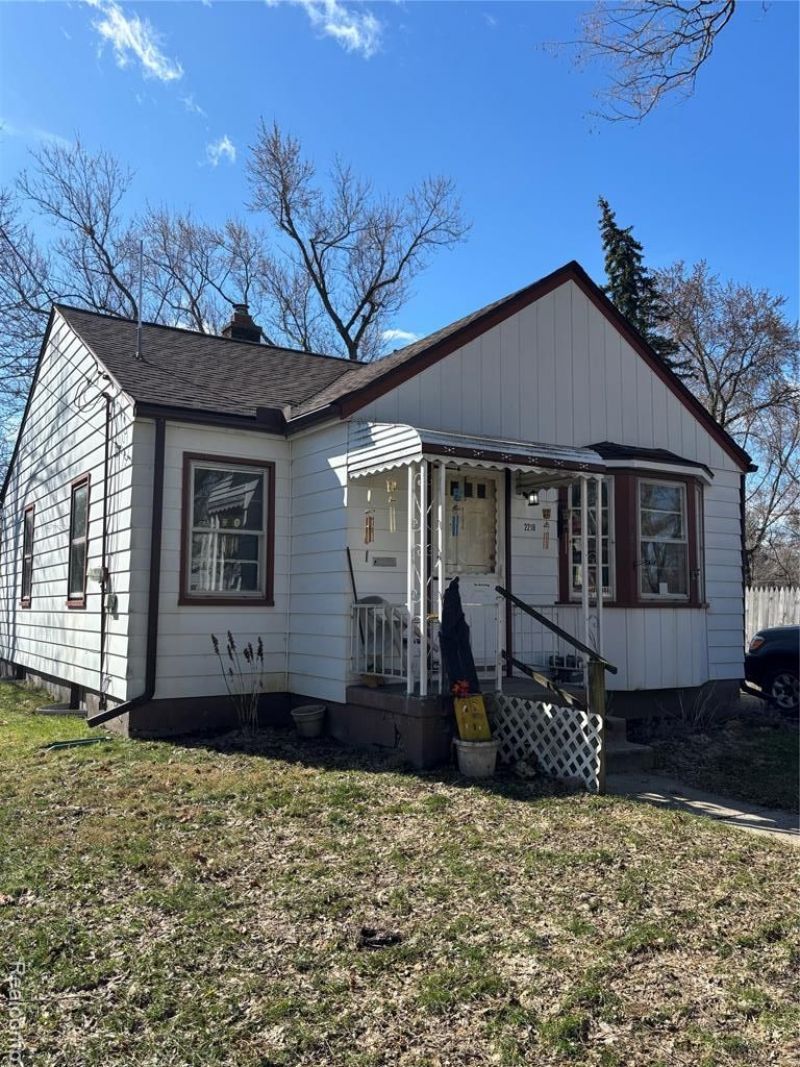 2218 Kentucky Avenue, Flint, MI 48506 Main Photo