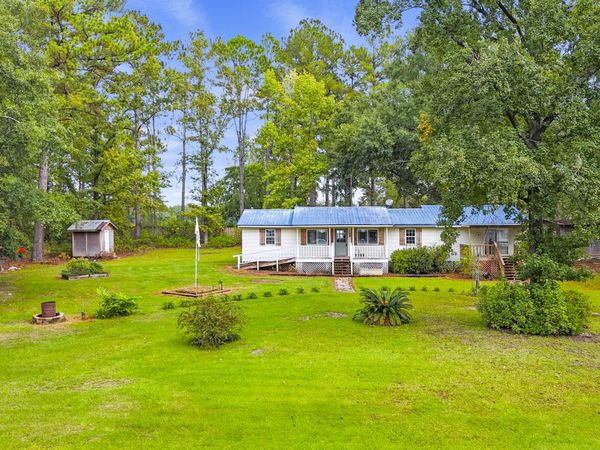 1565 East Lake Drive, Screven, GA 31560