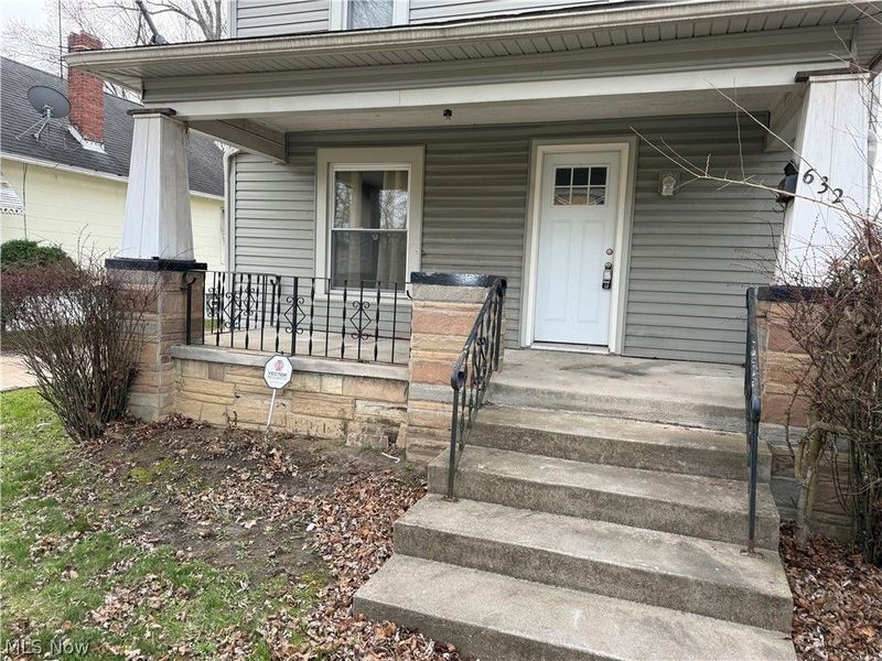 632 Roscoe Avenue, Akron, OH 44306 Photo 3