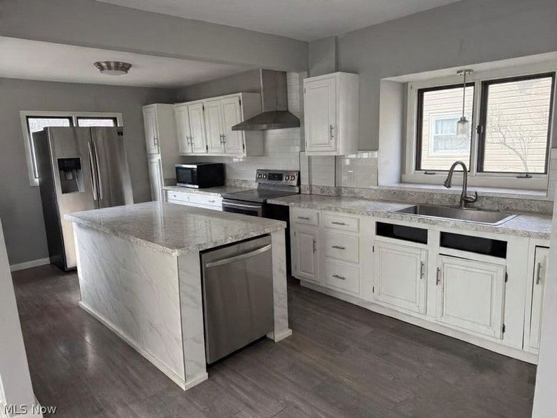 632 Roscoe Avenue, Akron, OH 44306 Photo 4