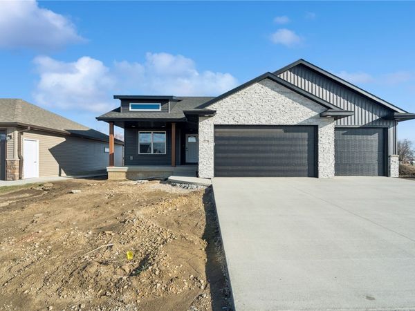 2770 Burns Drive, Marion, IA 52302