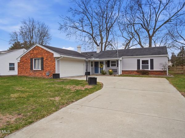 6007 Granville Drive, Sylvania, OH 43560