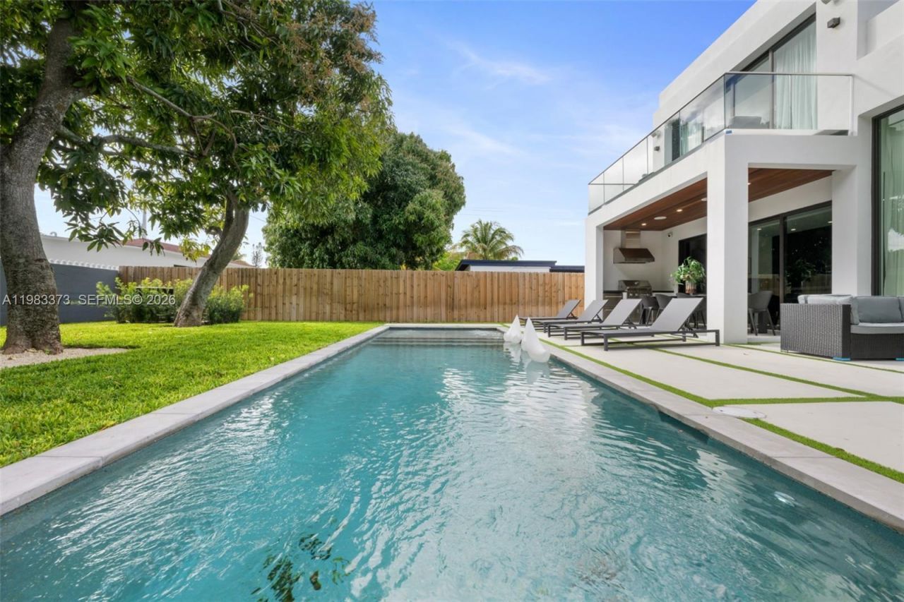 80 NW 45th St, Miami, FL 33127 Photo