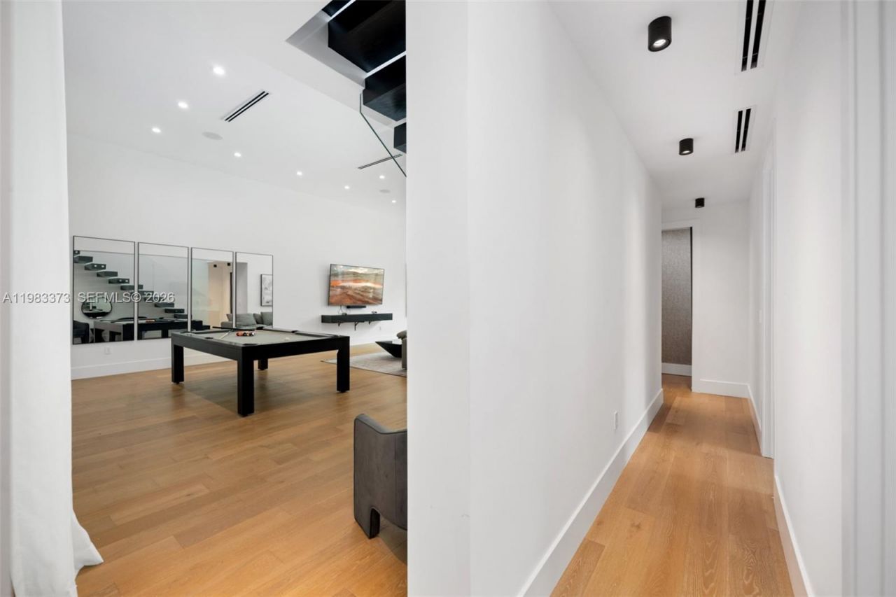 80 NW 45th St, Miami, FL 33127 Photo