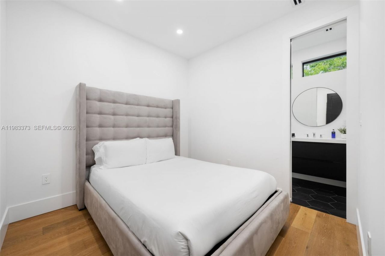 80 NW 45th St, Miami, FL 33127 Photo