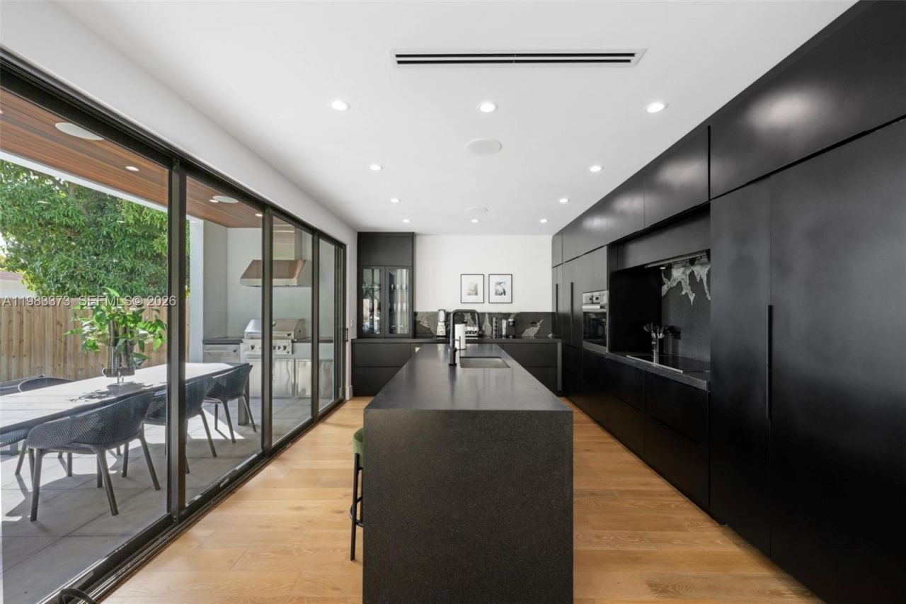 80 NW 45th St, Miami, FL 33127 Photo