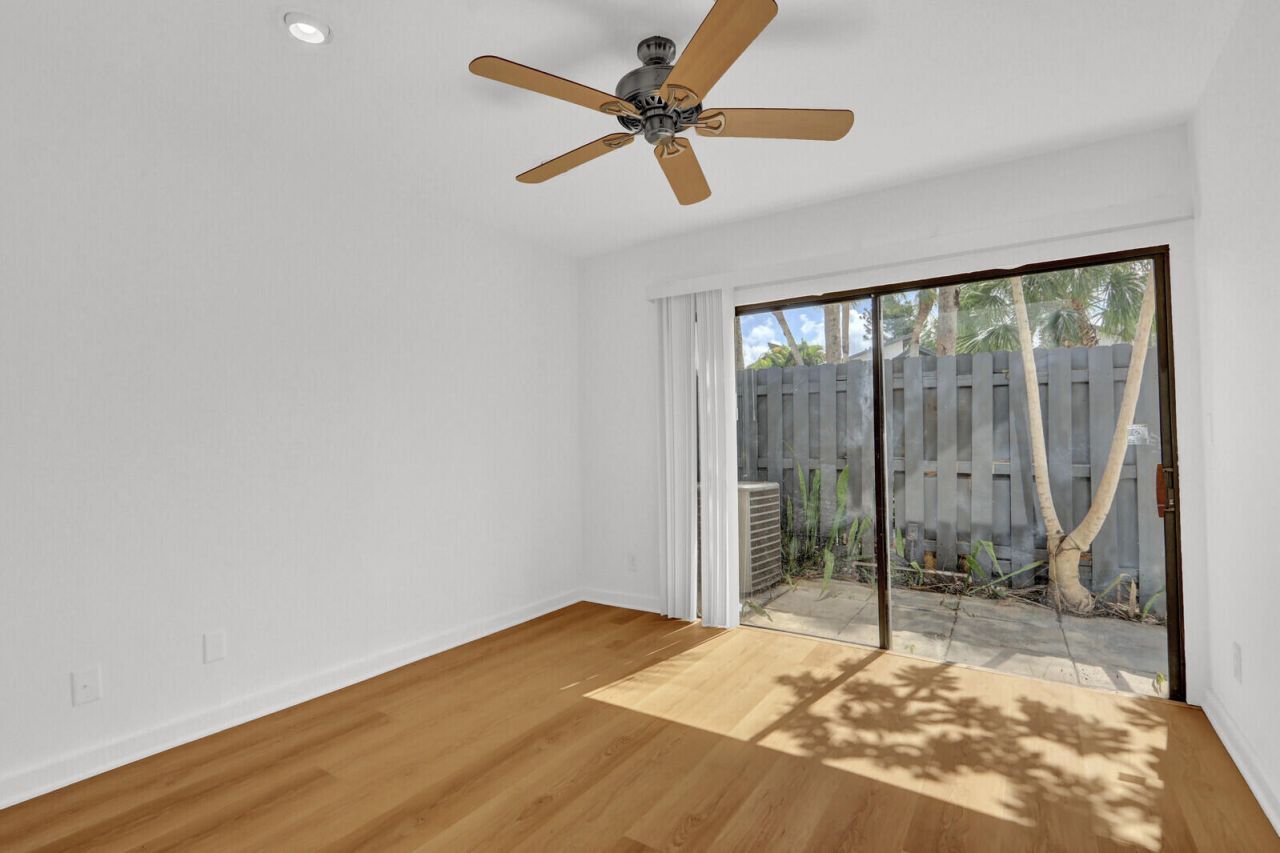 100 Sparrow Drive, Unit 20, Royal Palm Beach, FL 33411 Photo