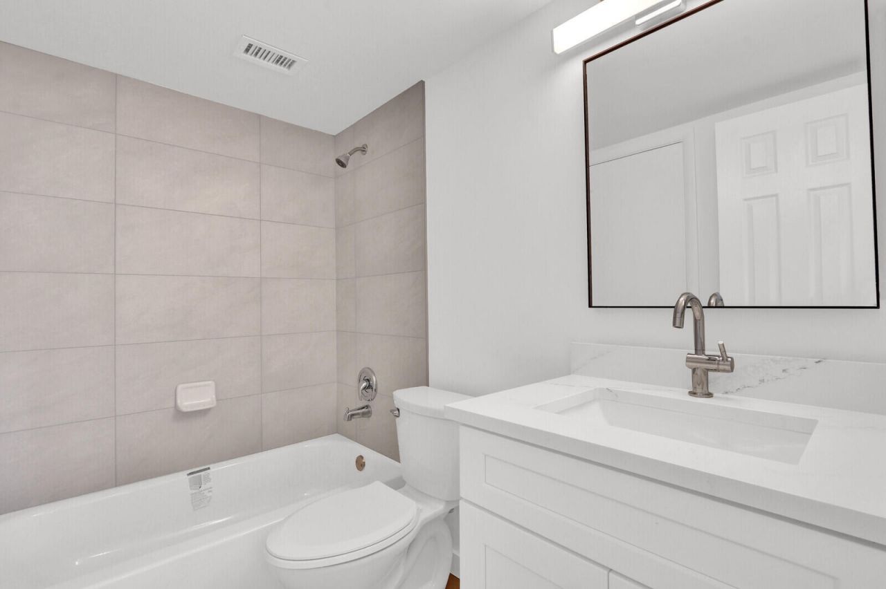 100 Sparrow Drive, Unit 20, Royal Palm Beach, FL 33411 Photo